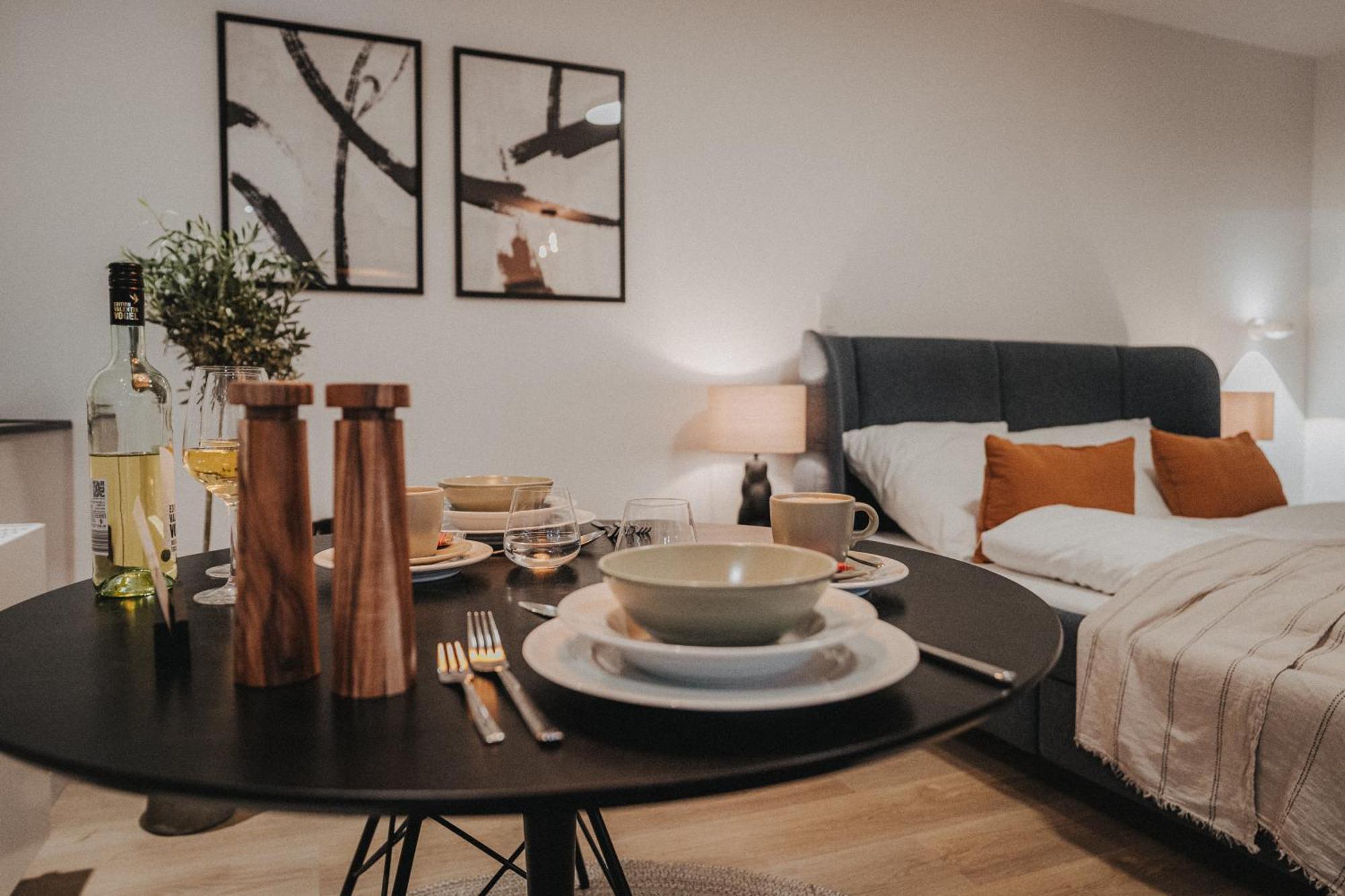Downtown Apartment Mit Luxusbad Am Hafen Nur 5 Minuten Zu Fuss In Die Innenstadt Und Zum Bahnhof! Oldenburg Exterior foto