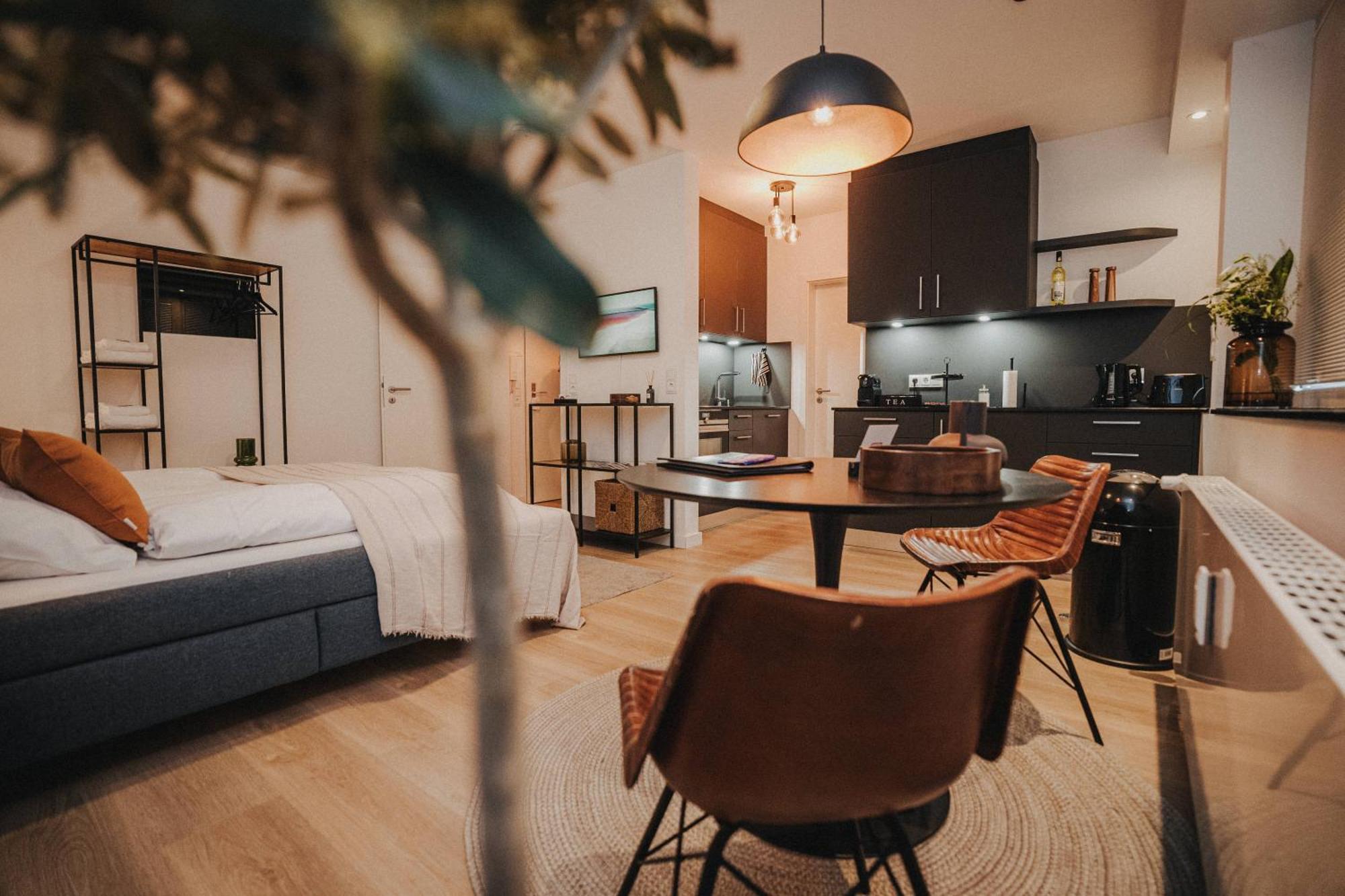 Downtown Apartment Mit Luxusbad Am Hafen Nur 5 Minuten Zu Fuss In Die Innenstadt Und Zum Bahnhof! Oldenburg Exterior foto